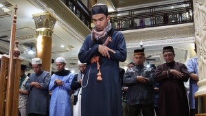 Sholat Berjamaah & Qiyamulail di Imami Qory Muda Nasional